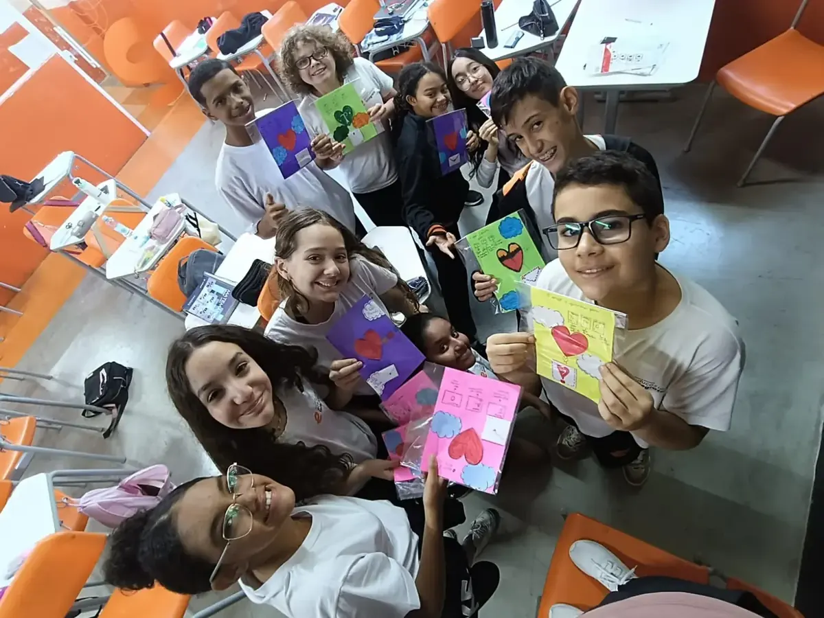 Alunos apresentando trabalhos