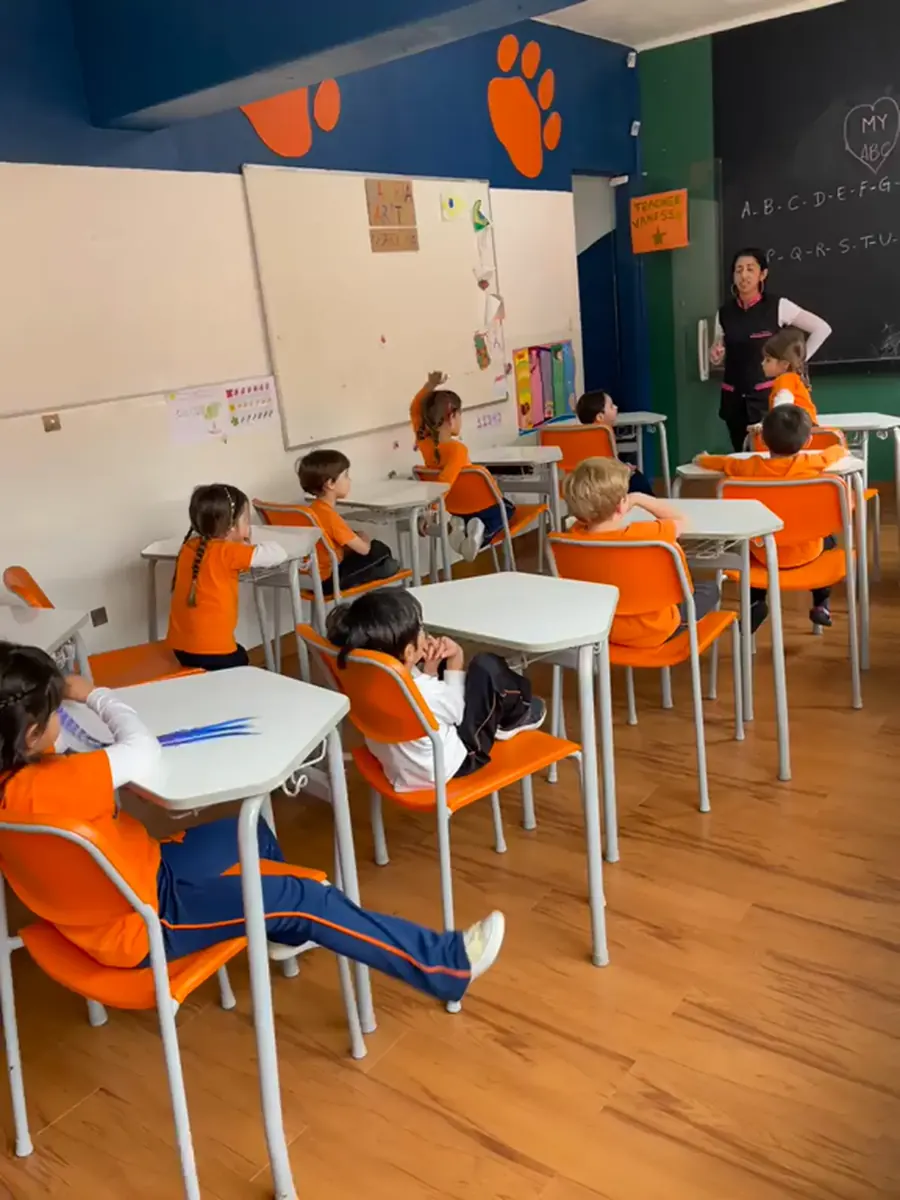 Alunos do Fundamental Anos Iniciais do COLÉGIO HPLUS em sala